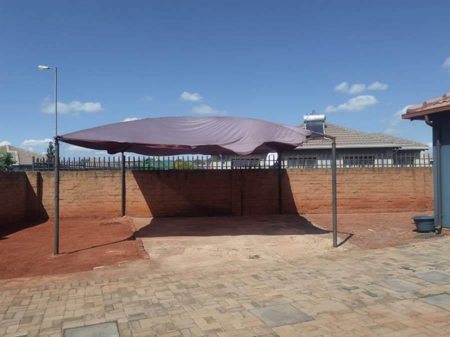 2 Bedroom Property for Sale in The Orchards Gauteng