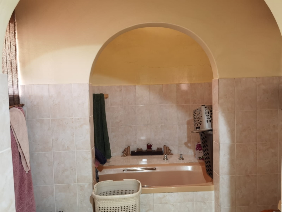6 Bedroom Property for Sale in Wonderboom Gauteng