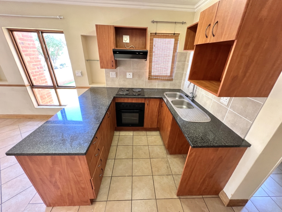 To Let 1 Bedroom Property for Rent in Halfway Gardens Gauteng