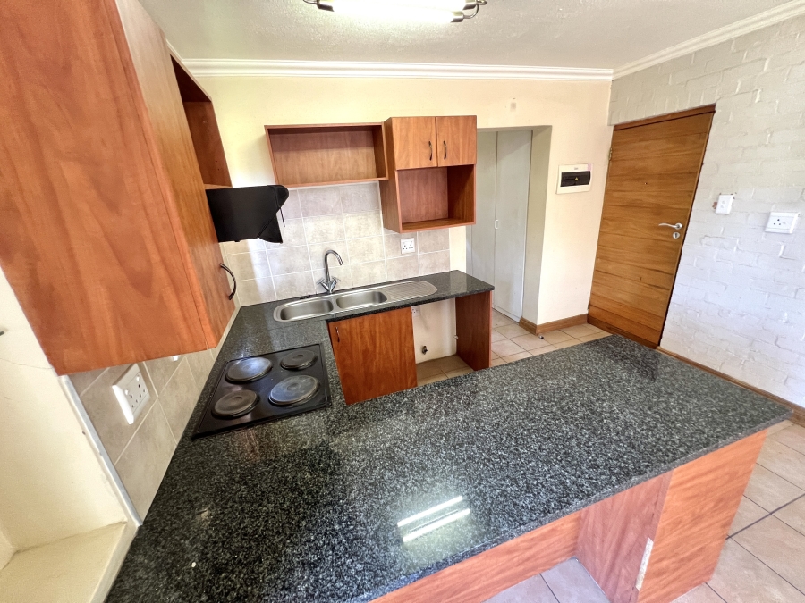 To Let 1 Bedroom Property for Rent in Halfway Gardens Gauteng