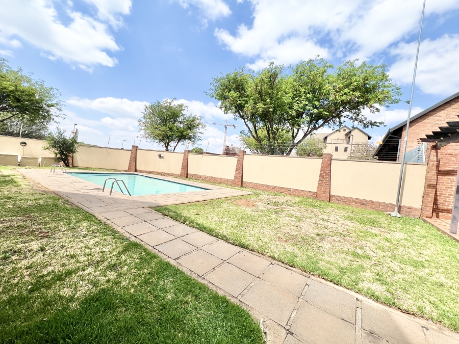 To Let 1 Bedroom Property for Rent in Halfway Gardens Gauteng