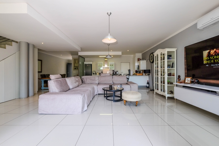 3 Bedroom Property for Sale in Hurlingham Gauteng