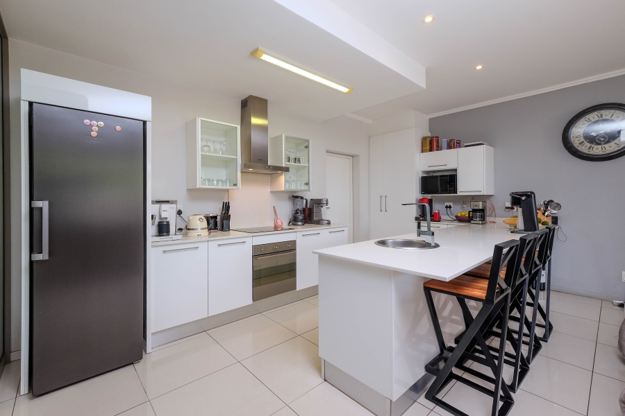 3 Bedroom Property for Sale in Hurlingham Gauteng