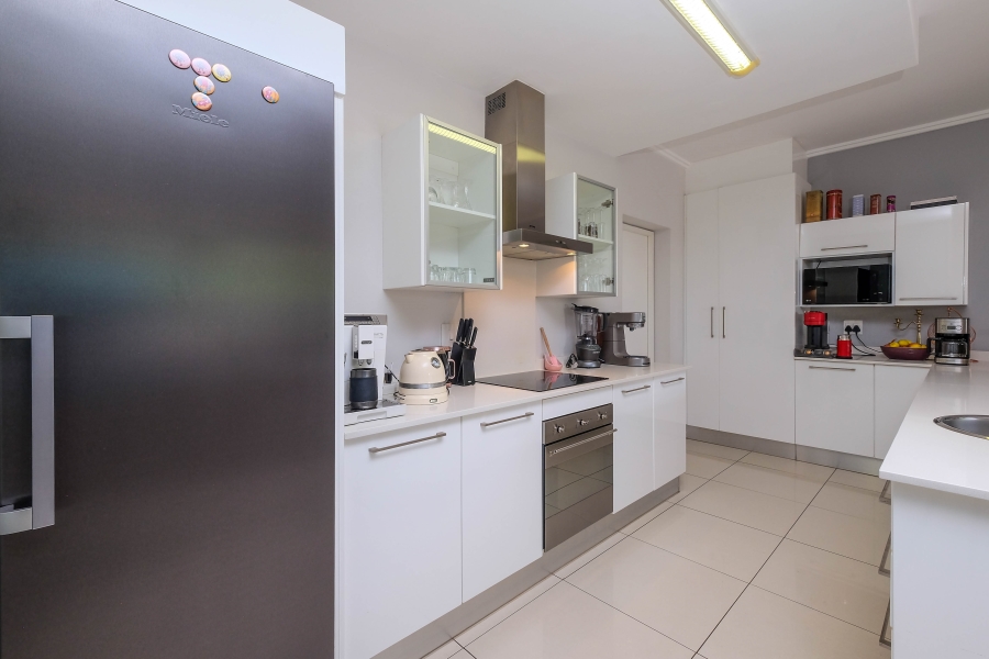 3 Bedroom Property for Sale in Hurlingham Gauteng