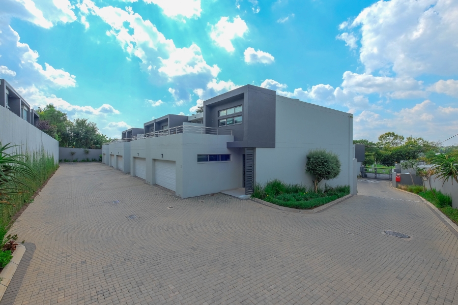 3 Bedroom Property for Sale in Hurlingham Gauteng