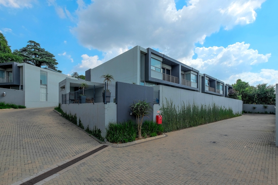 3 Bedroom Property for Sale in Hurlingham Gauteng