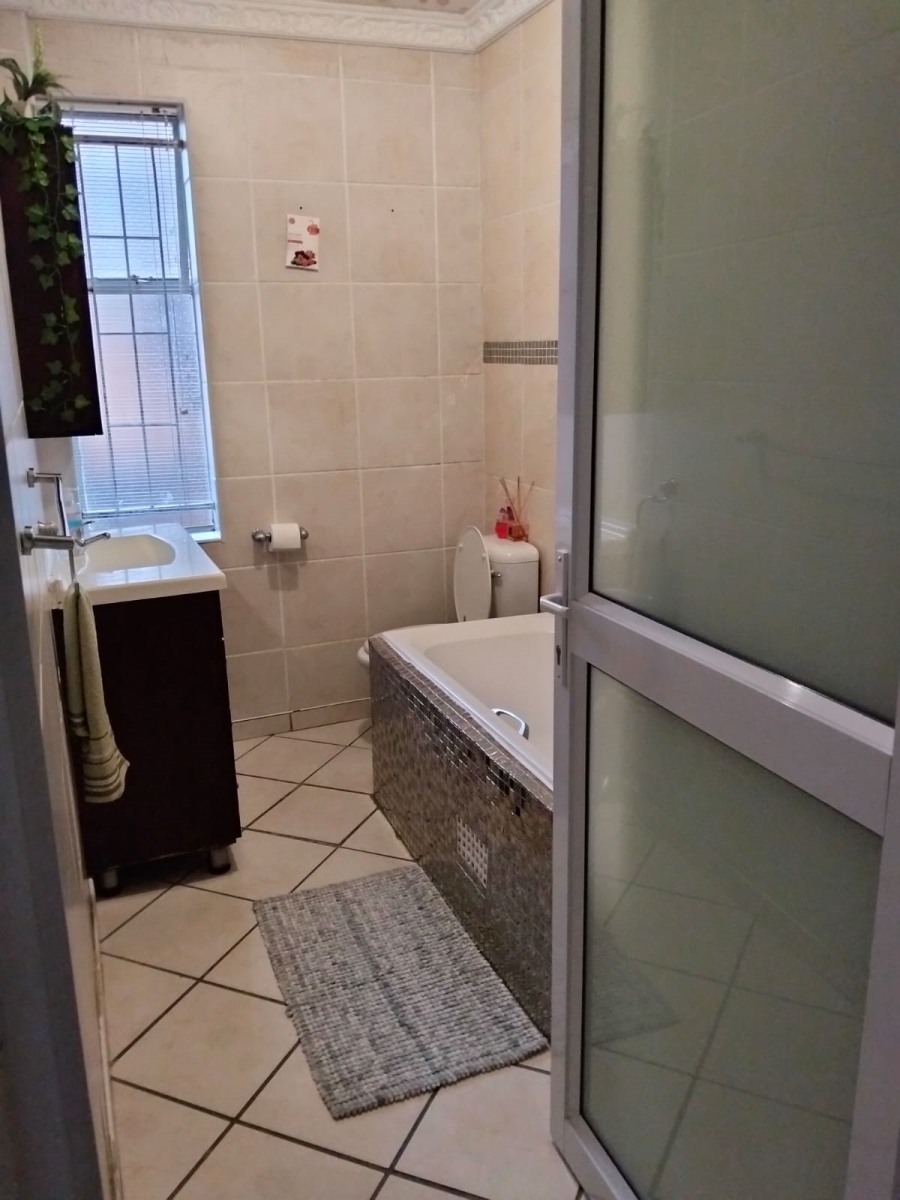 2 Bedroom Property for Sale in Birchleigh Gauteng