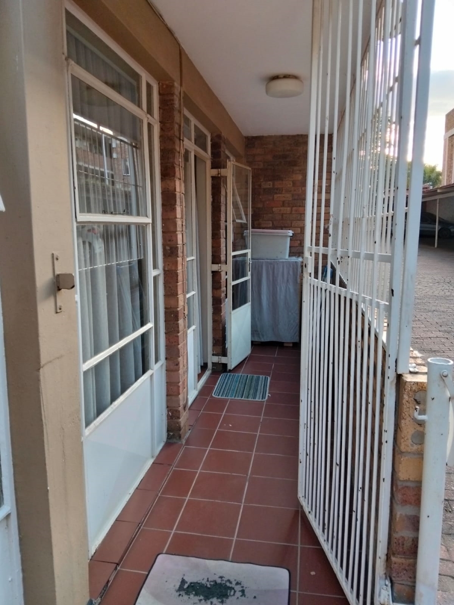 2 Bedroom Property for Sale in Birchleigh Gauteng