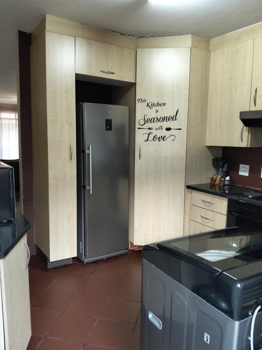 2 Bedroom Property for Sale in Birchleigh Gauteng