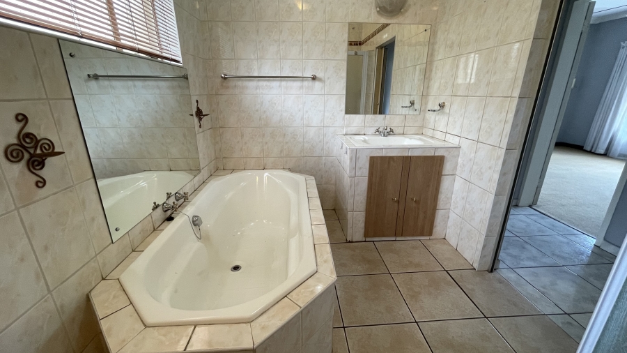 3 Bedroom Property for Sale in Sinoville Gauteng