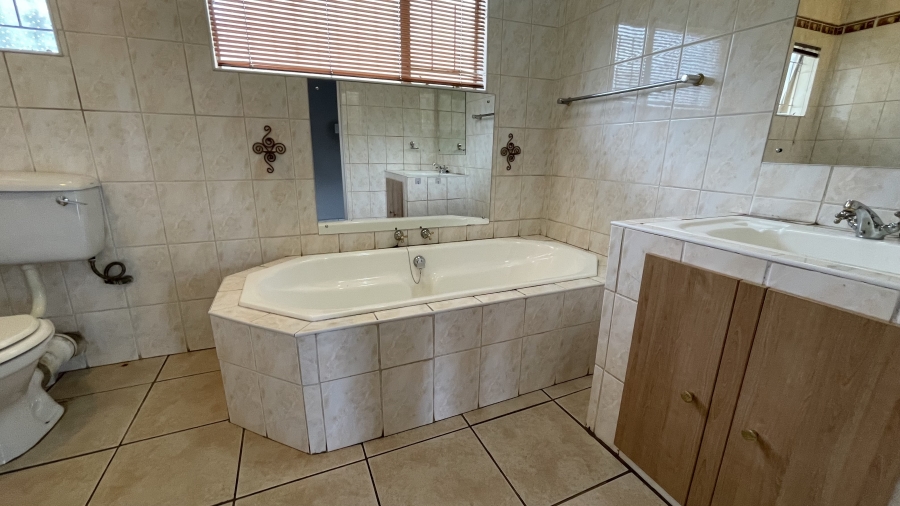 3 Bedroom Property for Sale in Sinoville Gauteng