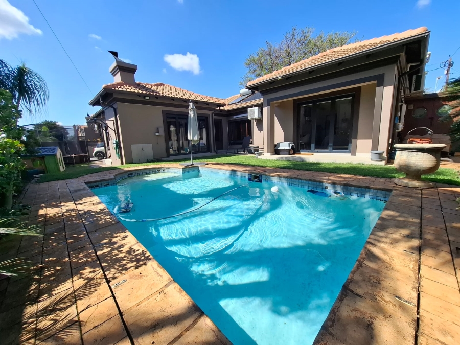 3 Bedroom Property for Sale in Bougainvillea Estate Gauteng