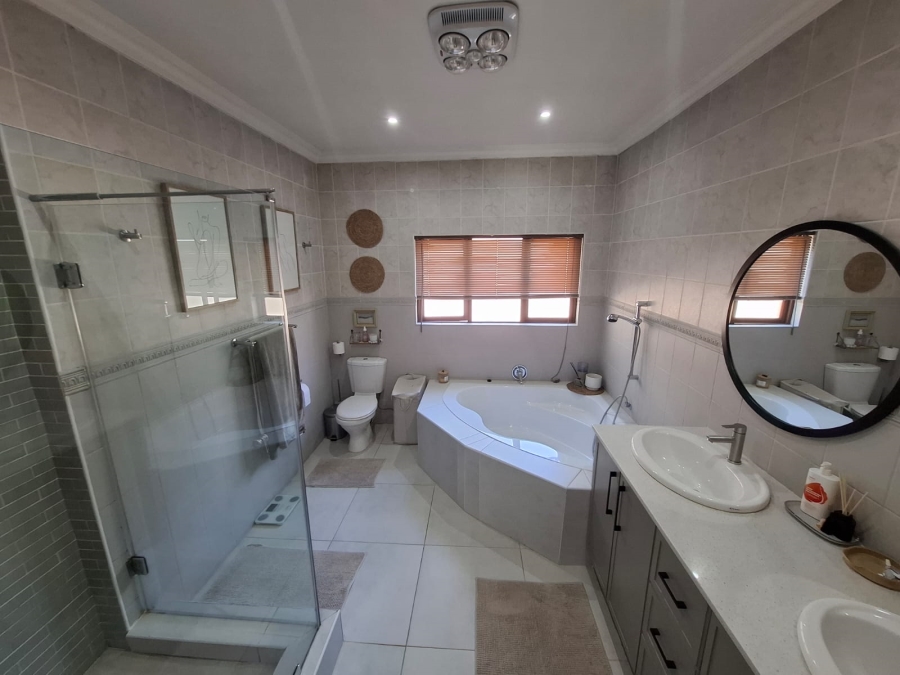 3 Bedroom Property for Sale in Bougainvillea Estate Gauteng