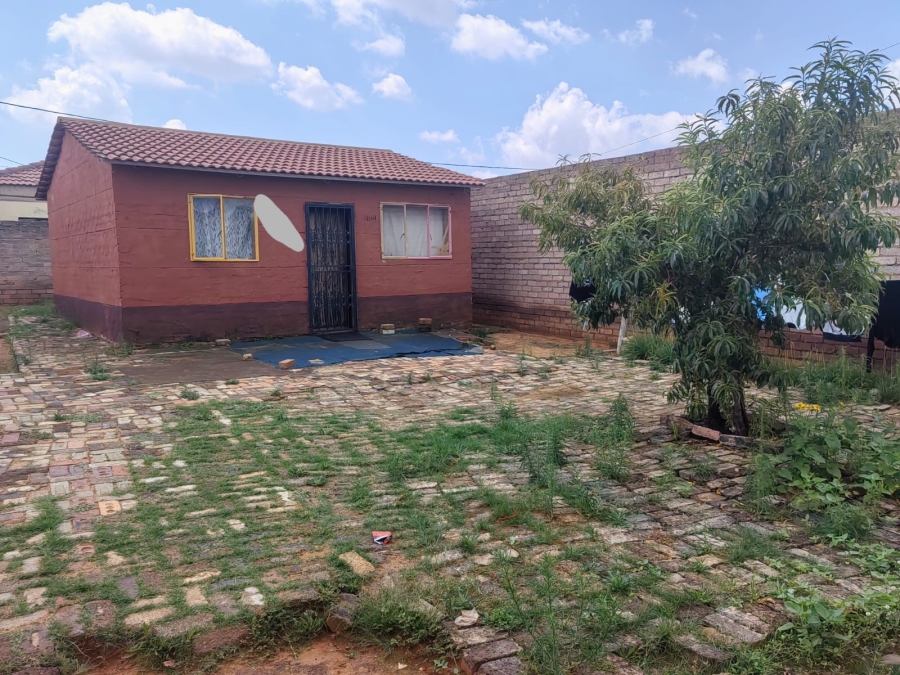 2 Bedroom Property for Sale in Mohlakeng Gauteng