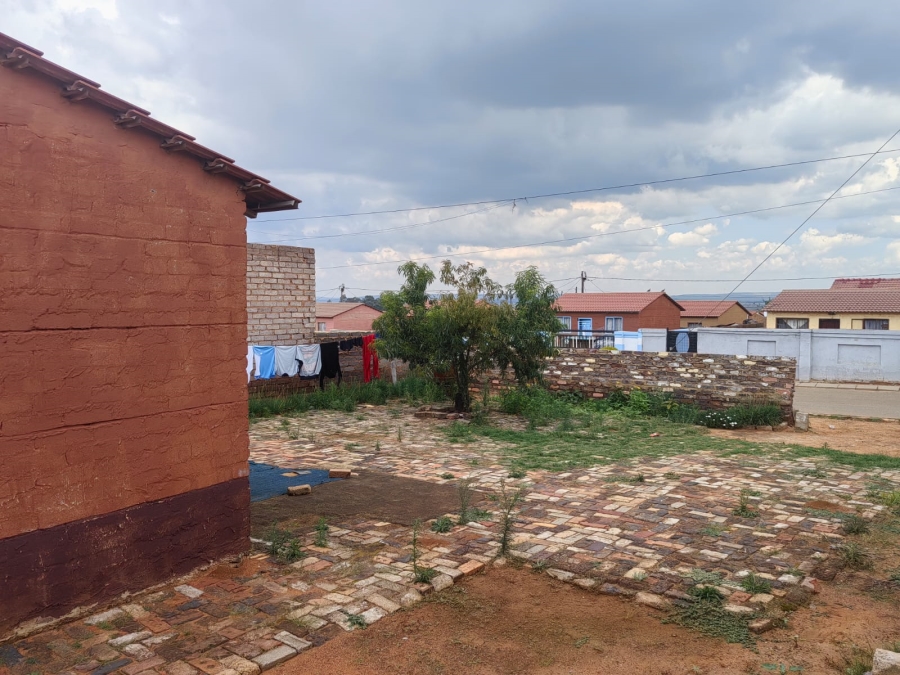 2 Bedroom Property for Sale in Mohlakeng Gauteng