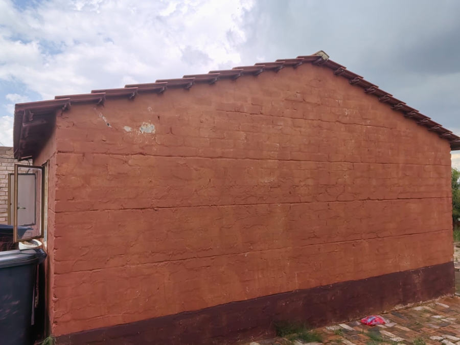 2 Bedroom Property for Sale in Mohlakeng Gauteng