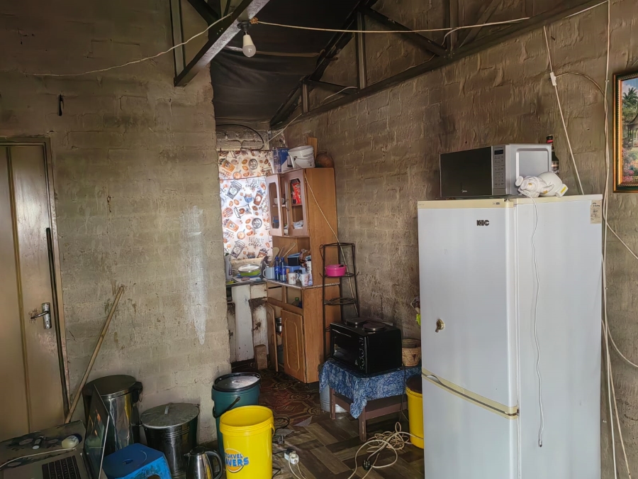 2 Bedroom Property for Sale in Mohlakeng Gauteng