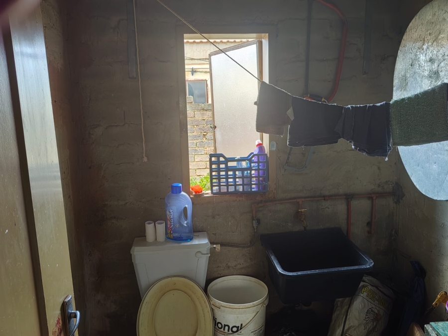 2 Bedroom Property for Sale in Mohlakeng Gauteng