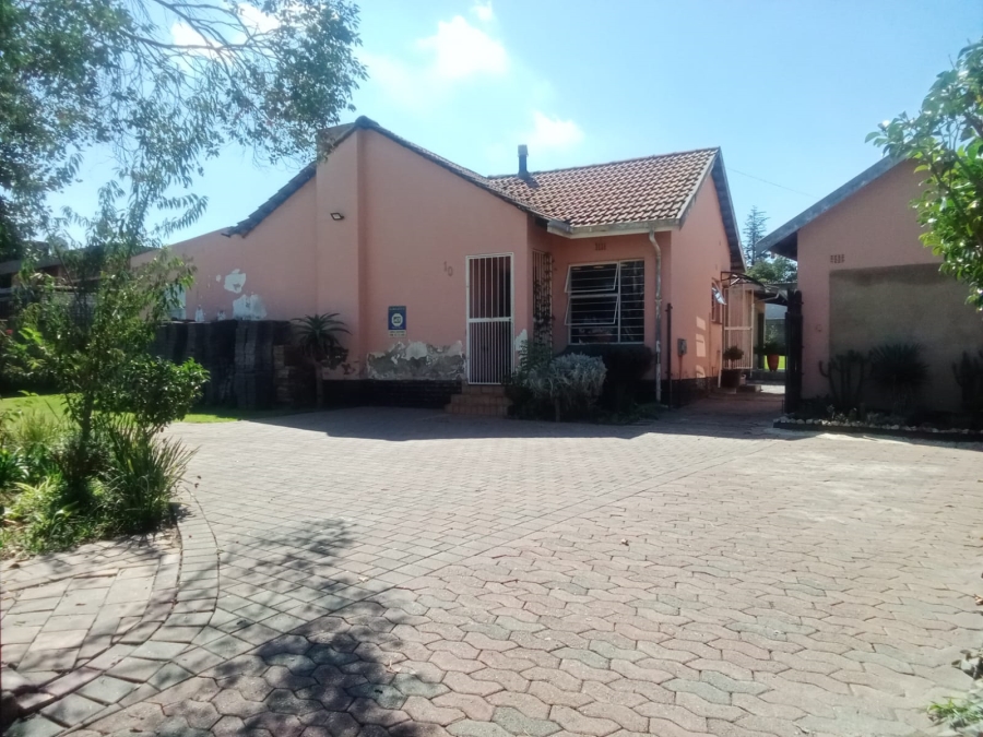 3 Bedroom Property for Sale in Roodepoort West Gauteng