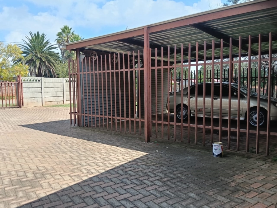 12 Bedroom Property for Sale in Westonaria Gauteng