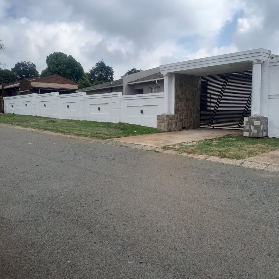 9 Bedroom Property for Sale in Glen Harvie Gauteng