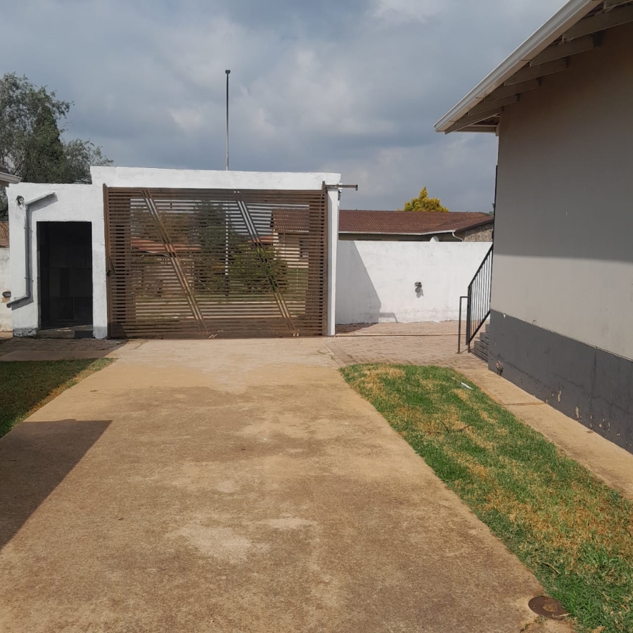 9 Bedroom Property for Sale in Glen Harvie Gauteng