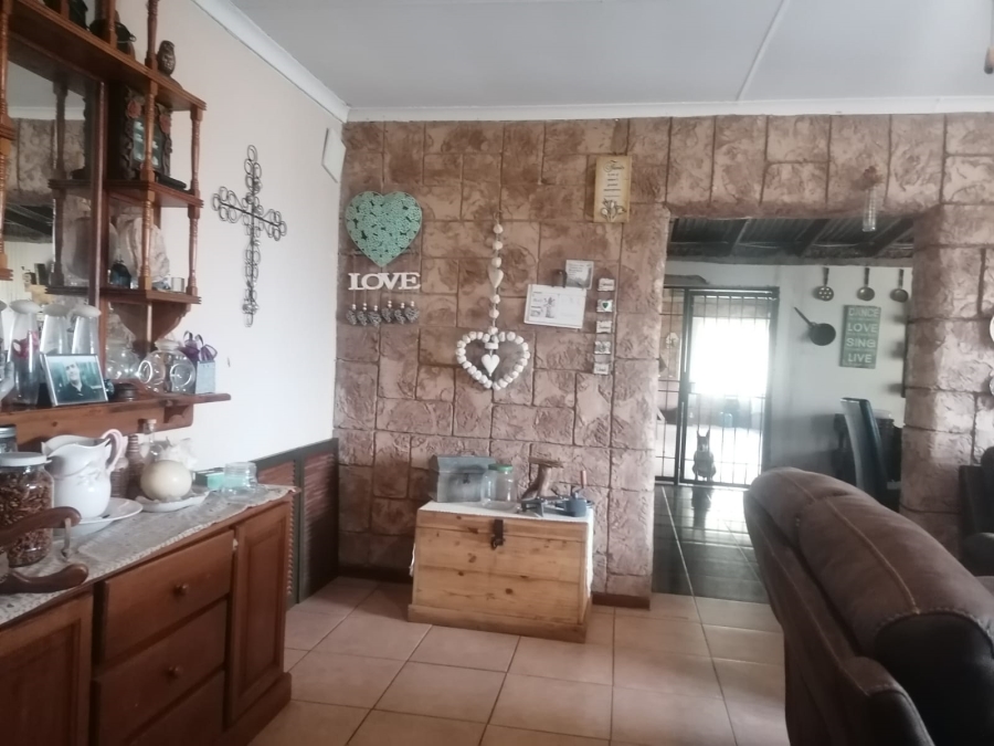 5 Bedroom Property for Sale in Wheatlands A H Gauteng