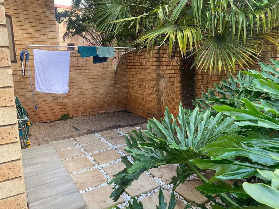 2 Bedroom Property for Sale in Eldo Glen Gauteng
