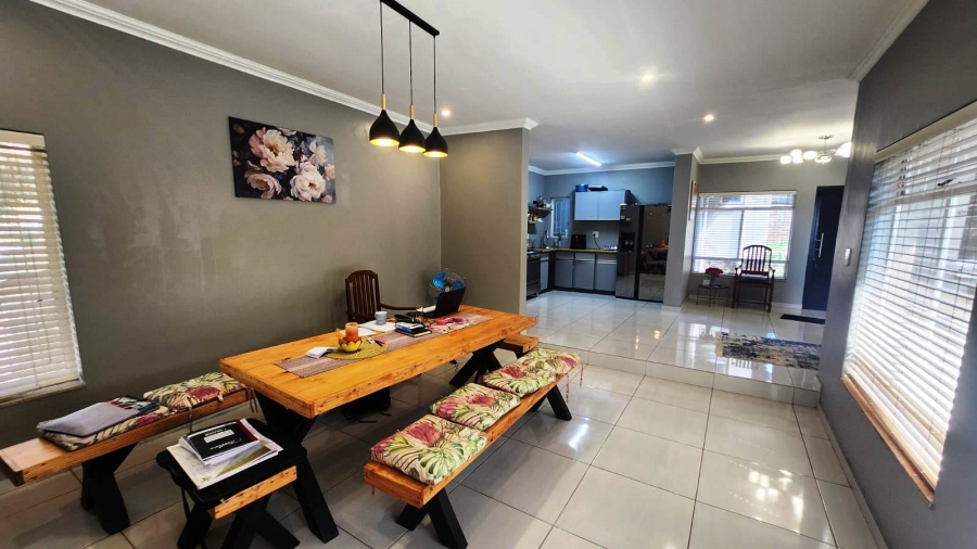4 Bedroom Property for Sale in Eldoraigne Gauteng