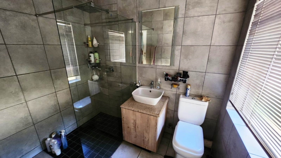 4 Bedroom Property for Sale in Eldoraigne Gauteng