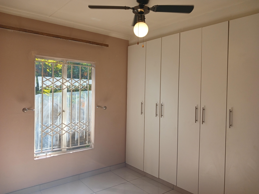2 Bedroom Property for Sale in Bloubosrand Gauteng