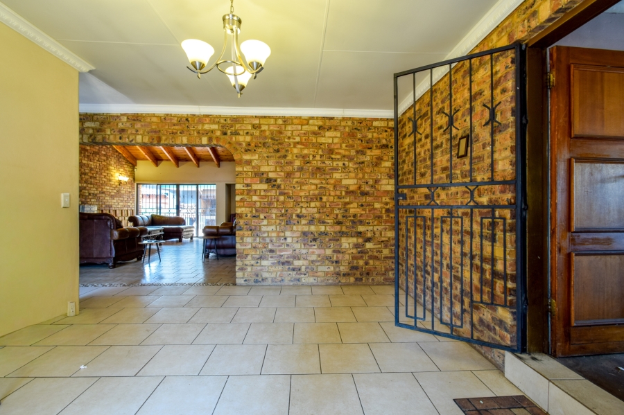 4 Bedroom Property for Sale in Moreleta Park Gauteng
