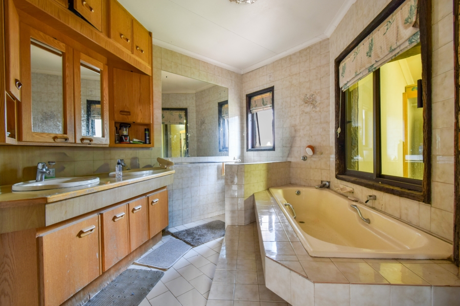 4 Bedroom Property for Sale in Moreleta Park Gauteng