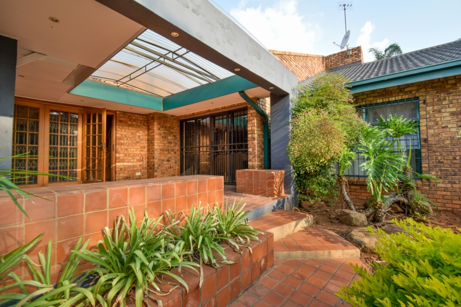 4 Bedroom Property for Sale in Moreleta Park Gauteng