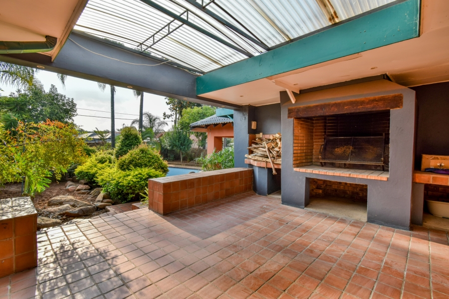 4 Bedroom Property for Sale in Moreleta Park Gauteng