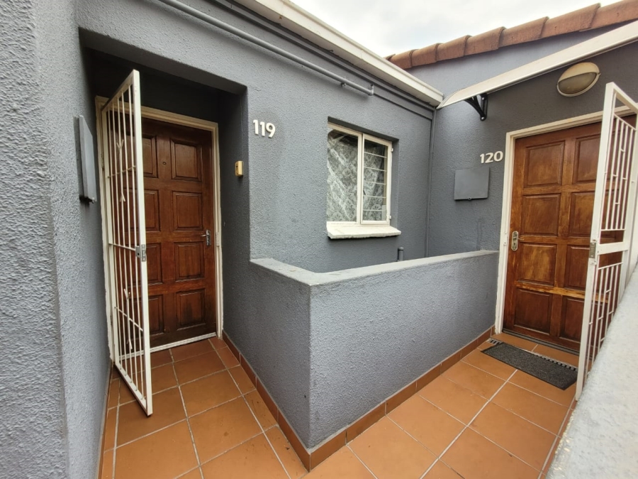 2 Bedroom Property for Sale in Radiokop Gauteng