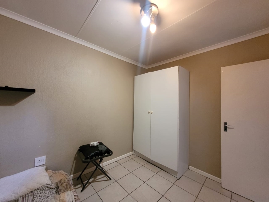 2 Bedroom Property for Sale in Radiokop Gauteng