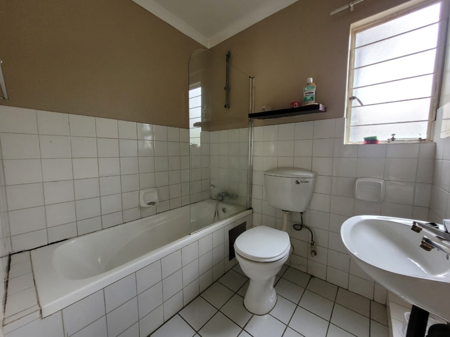 2 Bedroom Property for Sale in Radiokop Gauteng