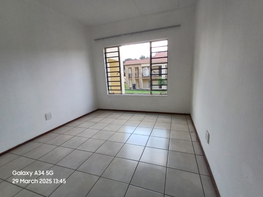2 Bedroom Property for Sale in Honeydew Gauteng