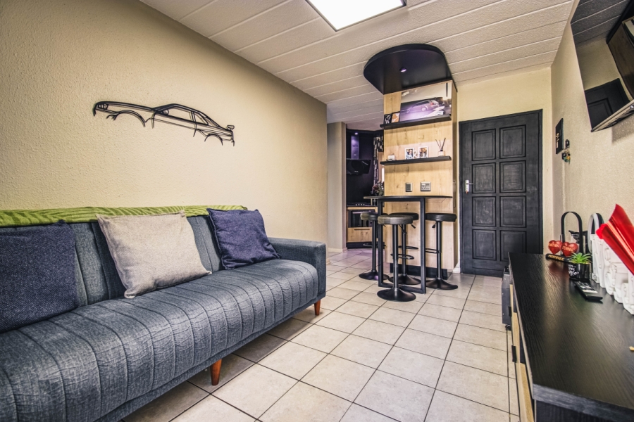 1 Bedroom Property for Sale in Edenvale Central Gauteng