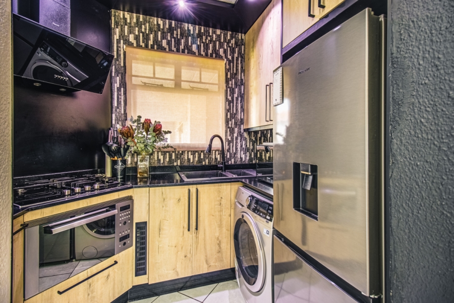 1 Bedroom Property for Sale in Edenvale Central Gauteng