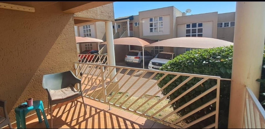 To Let 2 Bedroom Property for Rent in Mondeor Gauteng