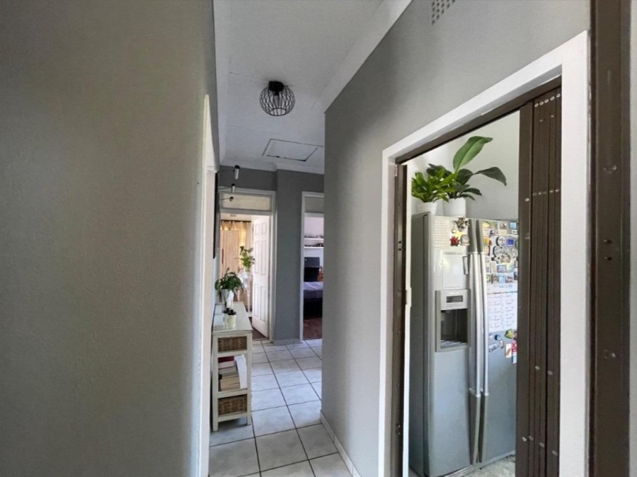 3 Bedroom Property for Sale in Linmeyer Gauteng