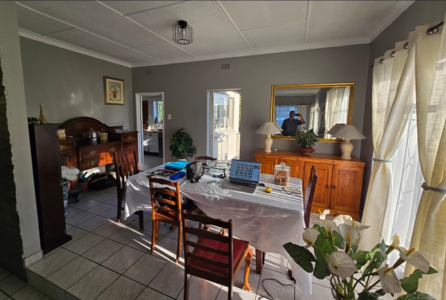 3 Bedroom Property for Sale in Linmeyer Gauteng