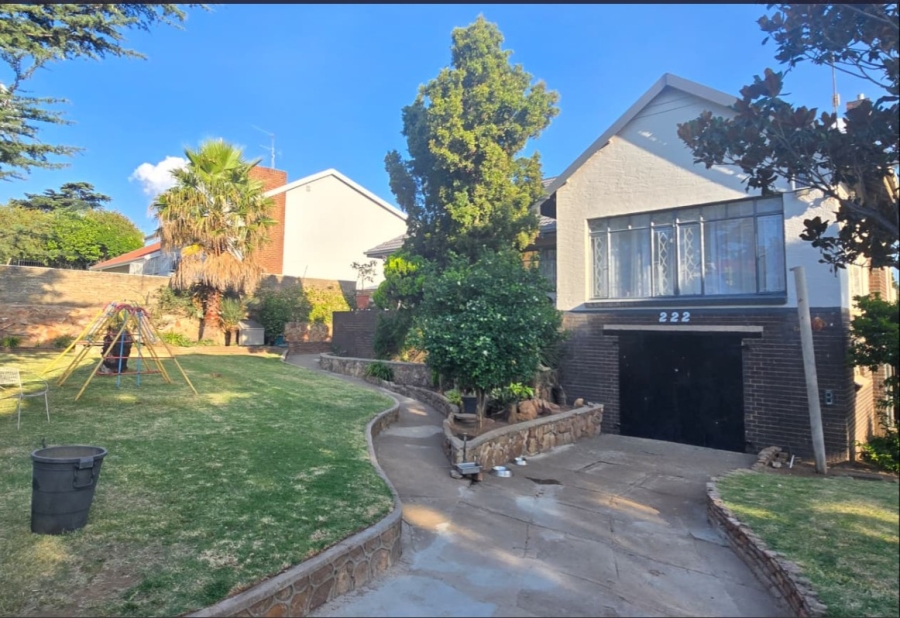 3 Bedroom Property for Sale in Linmeyer Gauteng