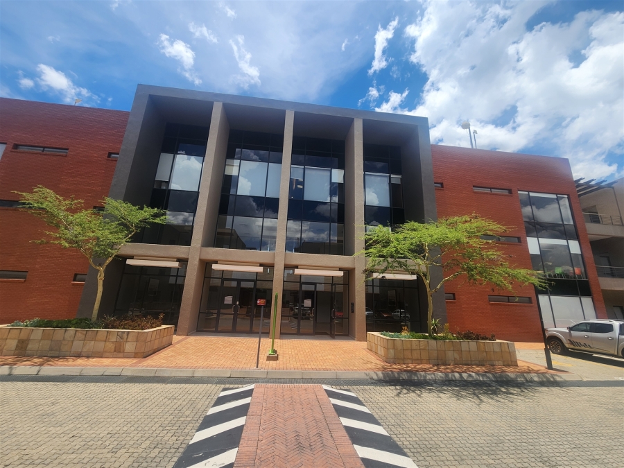 To Let commercial Property for Rent in Wierda Valley Gauteng