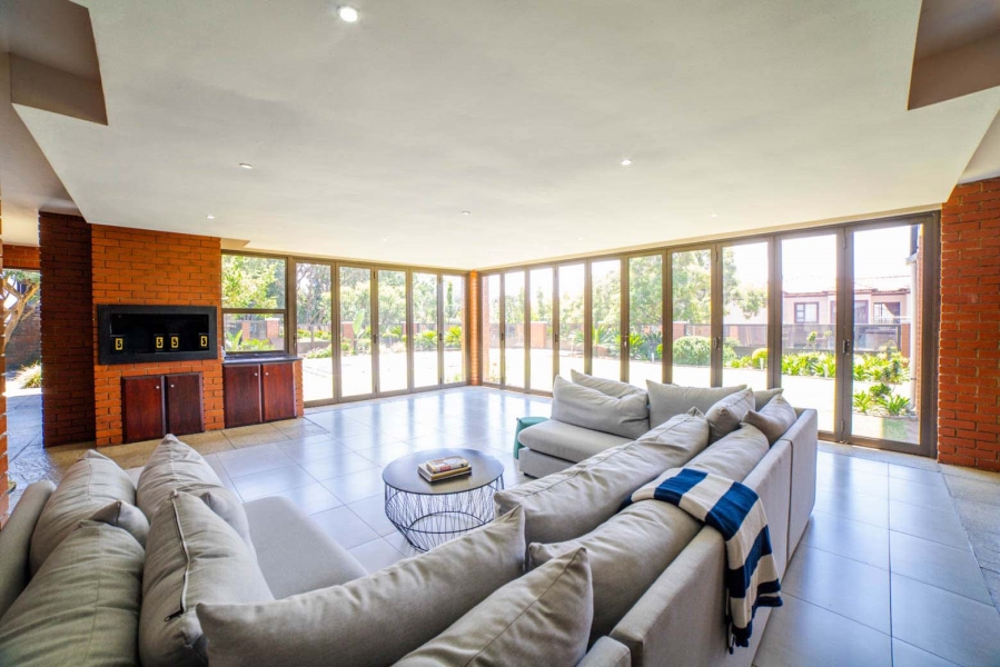 To Let 4 Bedroom Property for Rent in Carlswald North Estate Gauteng