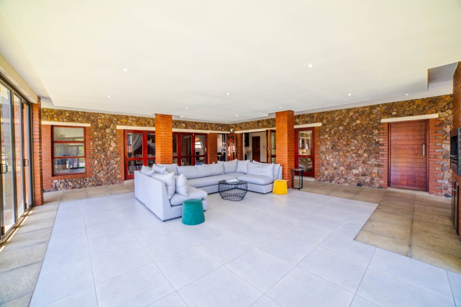 To Let 4 Bedroom Property for Rent in Carlswald North Estate Gauteng