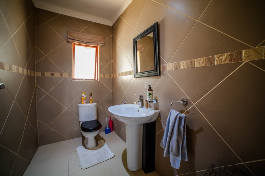 To Let 4 Bedroom Property for Rent in Carlswald North Estate Gauteng