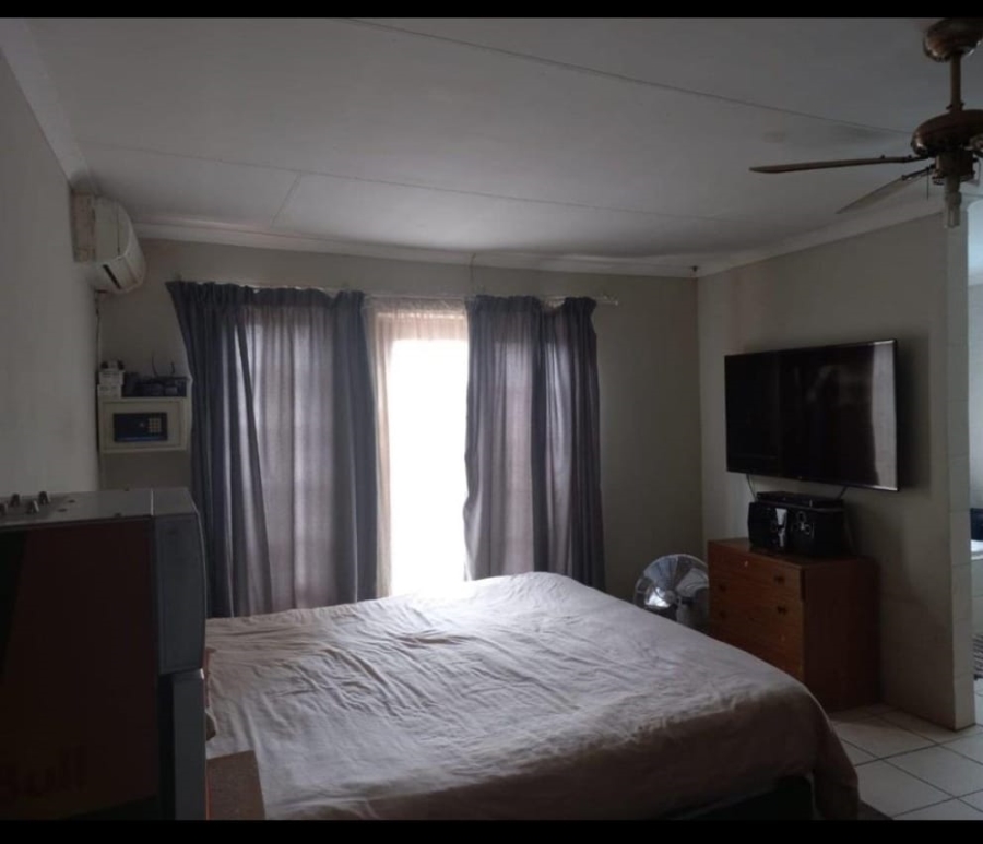 4 Bedroom Property for Sale in Lusthof Gauteng